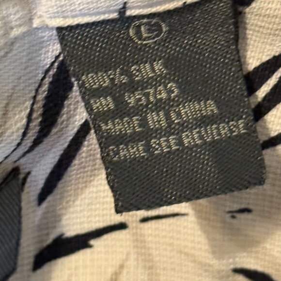 Van Heusen Washable Silk Hawaiian Shirt L Leaf Print Beige Black Short Sleeve - Picture 5 of 9